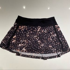 LULULEMON Black patterned tennis skirt